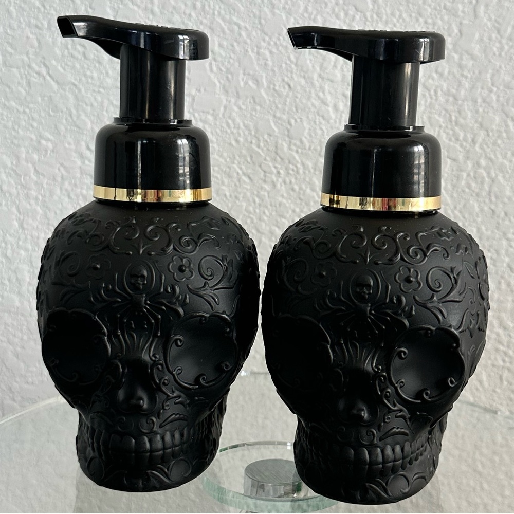 🎃 2 Vampire Blood
Gentle & Clean Foaming Hand Soaps - Picture 7 of 8